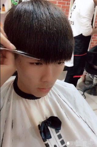 锅盖头1在线观看,在线重温经典,热血沸腾的江湖传奇 第1张 锅盖头1在线观看,在线重温经典,热血沸腾的江湖传奇 第1张